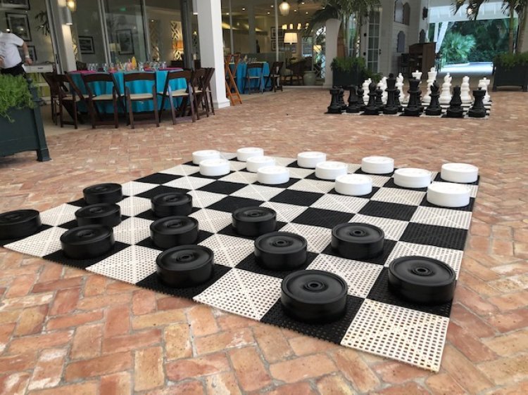 Giant Checkers